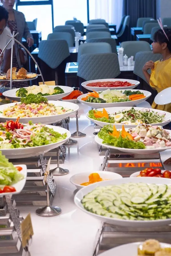 Cordial Grand Hotel Da Nang Beach