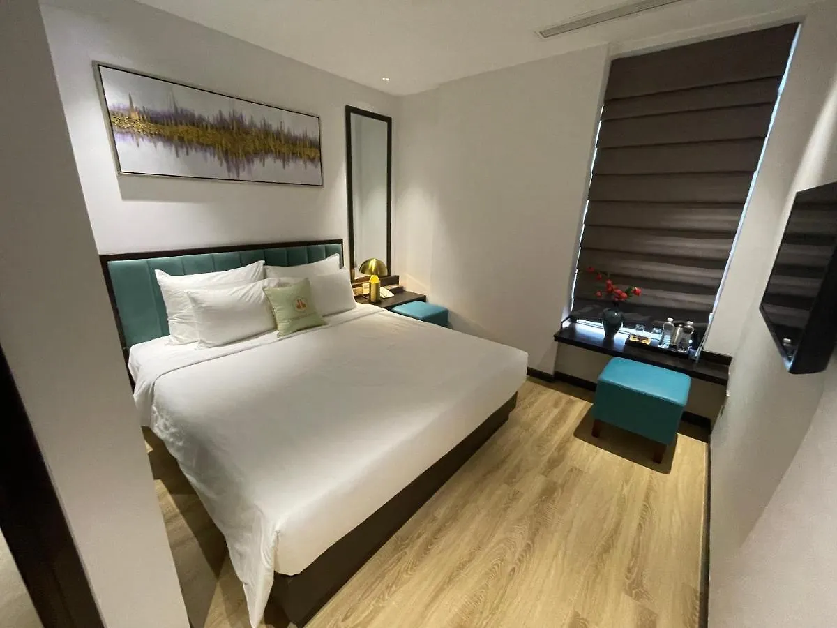 Cordial Grand Hotel Da Nang Beach