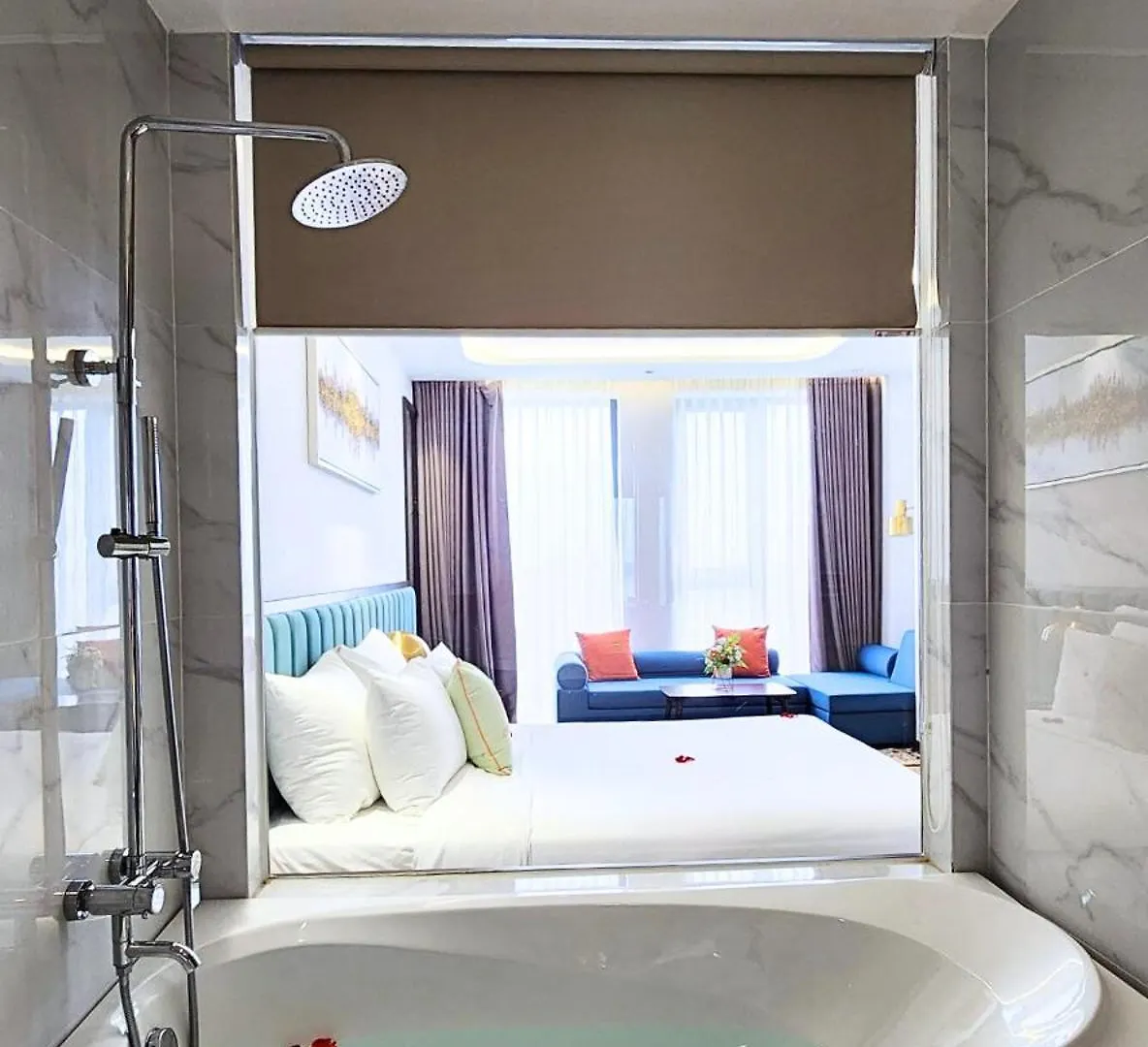 Cordial Grand Hotel Da Nang Beach - Infinity Rooftop Pool