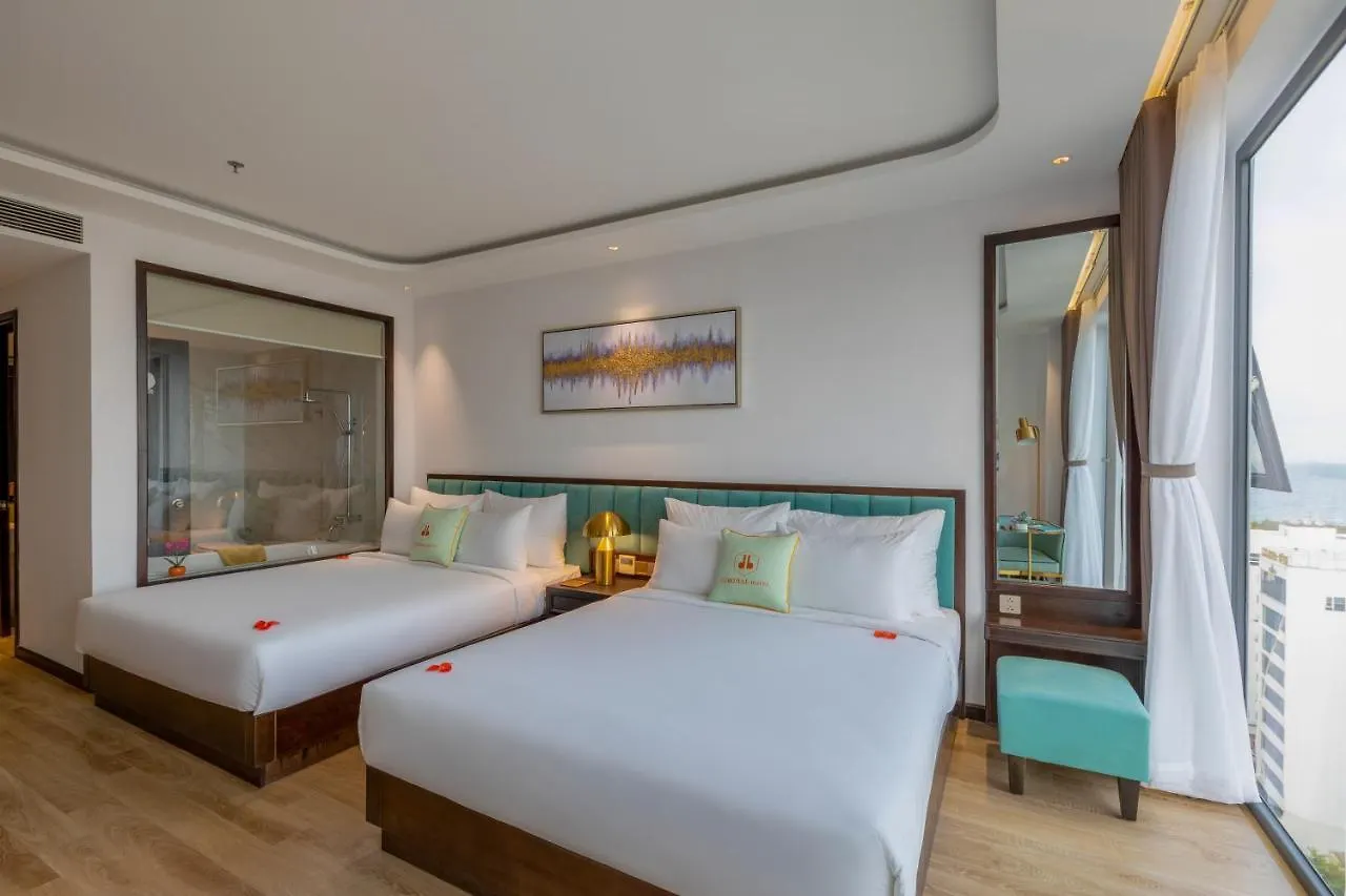 Cordial Grand Hotel Da Nang Beach - Infinity Rooftop Pool 4*,  Vietnam