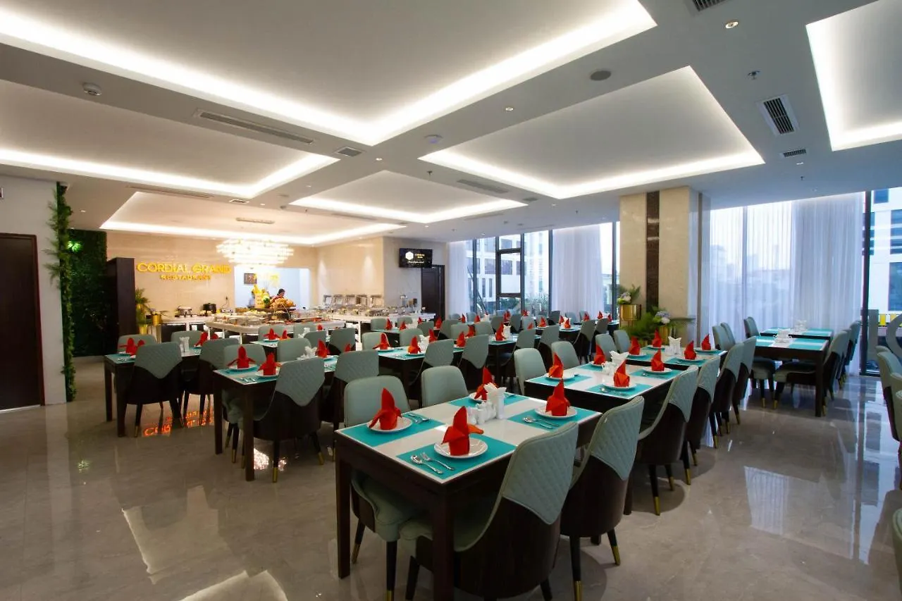 Cordial Grand Hotel Da Nang Beach - Infinity Rooftop Pool