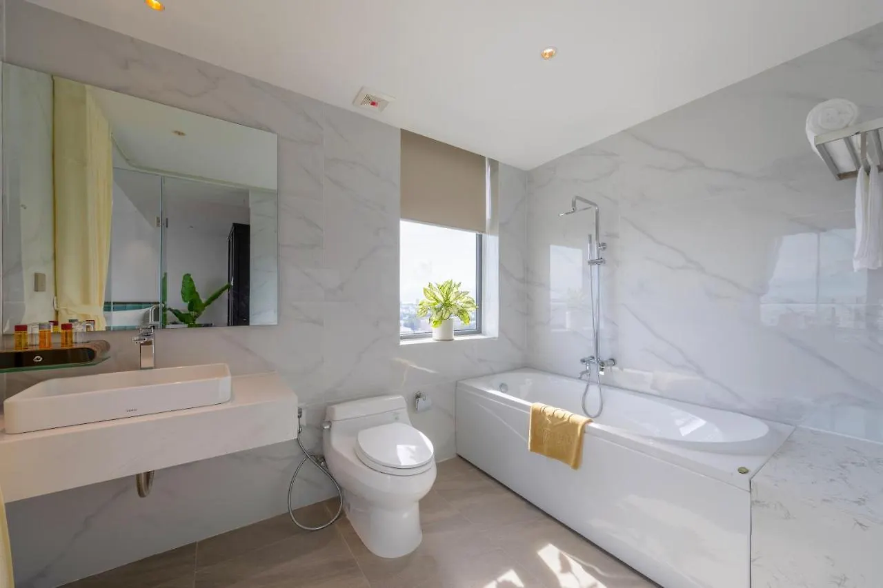 ****  Cordial Grand Hotel Da Nang Beach Vietnam