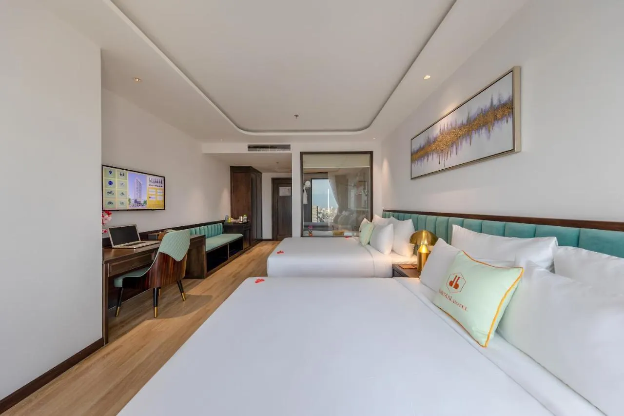 Cordial Grand Hotel Da Nang Beach