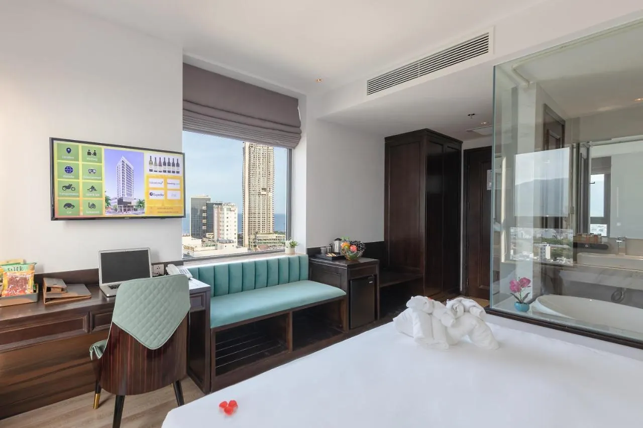 Cordial Grand Hotel Da Nang Beach