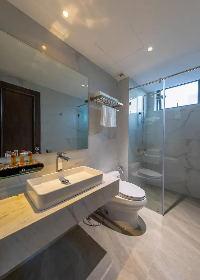 ****  Cordial Grand Hotel Da Nang Beach - Infinity Rooftop Pool Vietnam