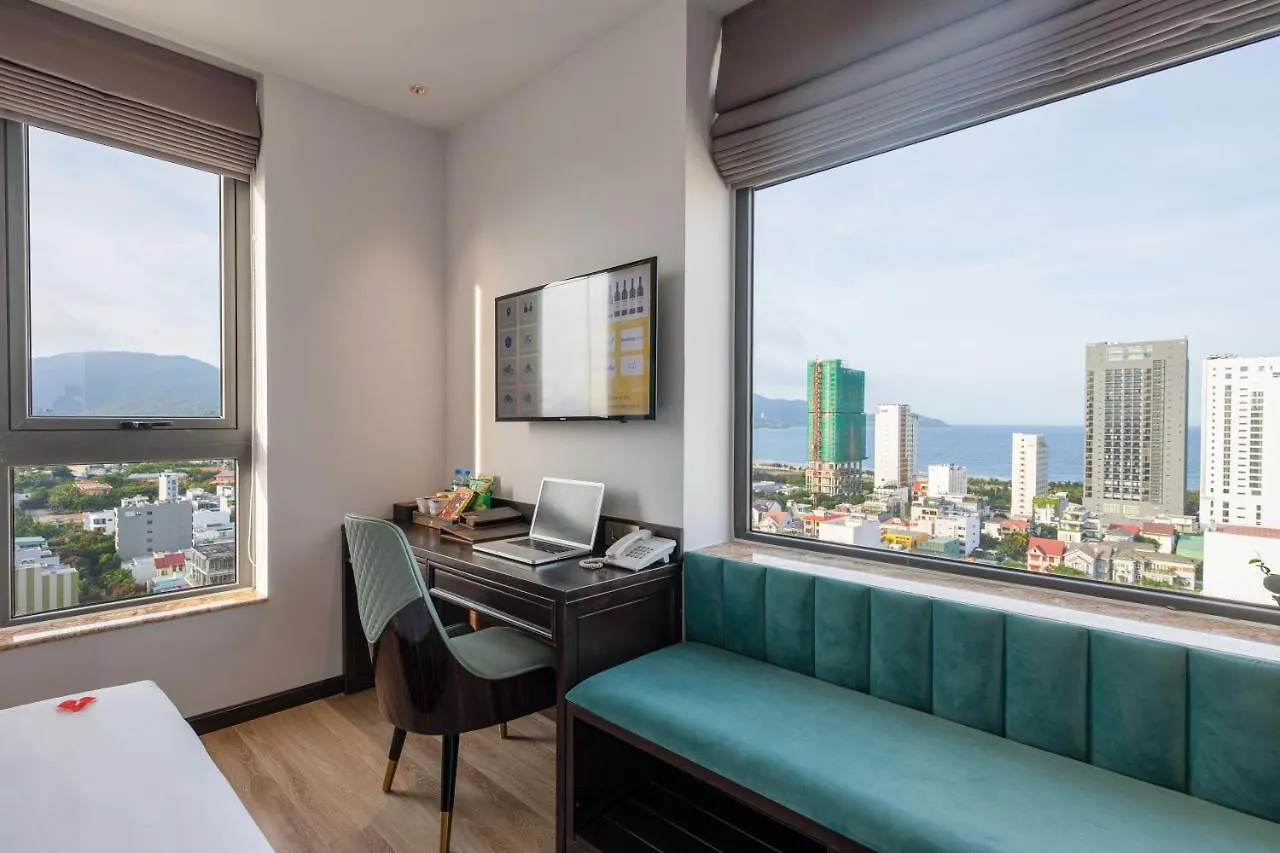 Cordial Grand Hotel Da Nang Beach