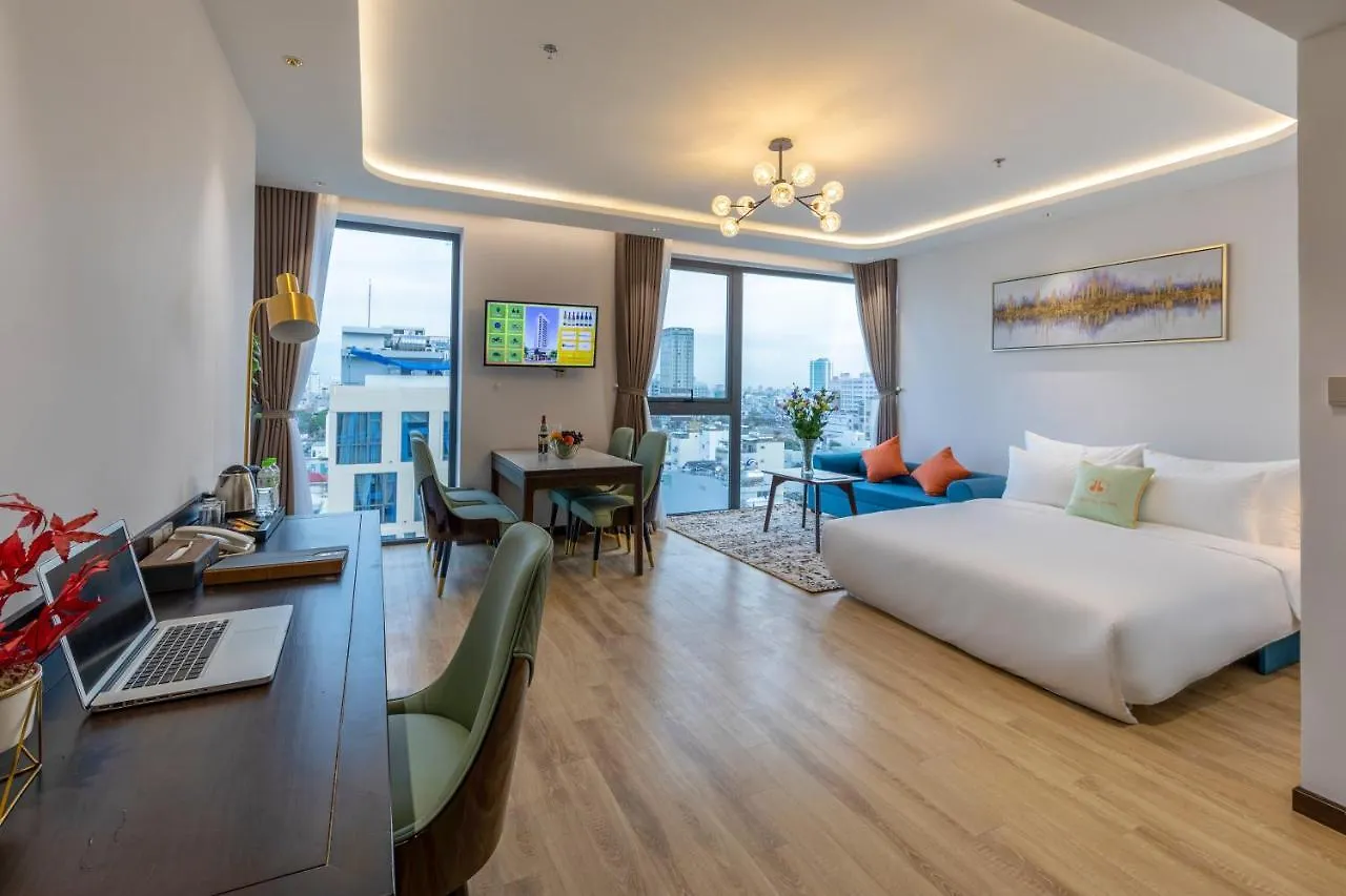 Cordial Grand Hotel Da Nang Beach
