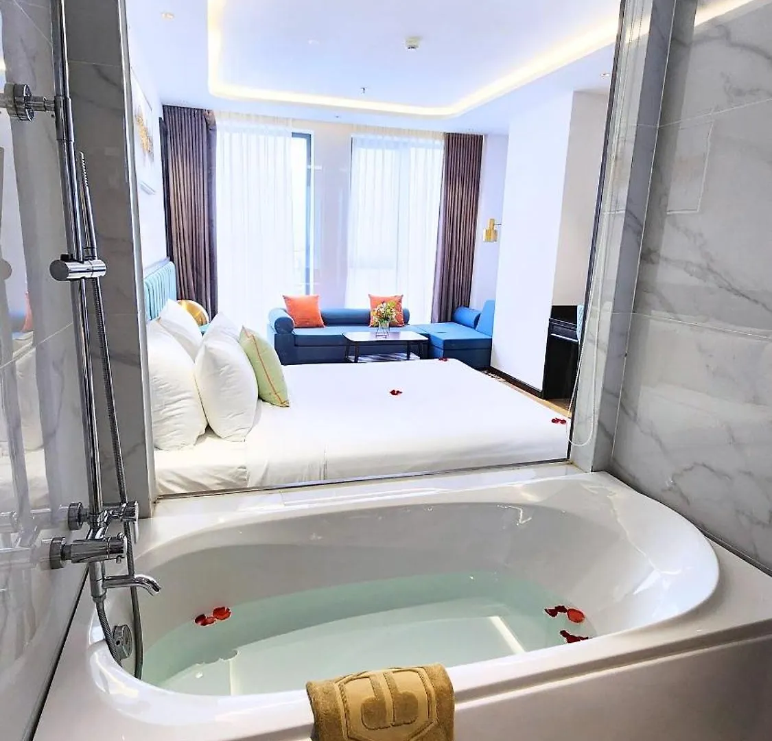 Cordial Grand Hotel Da Nang Beach